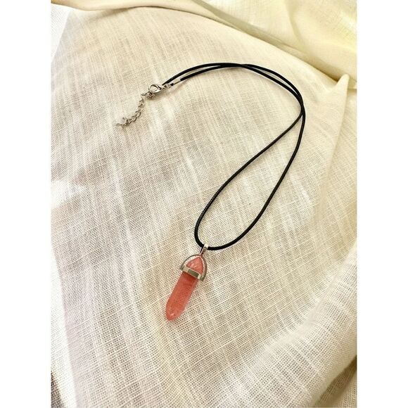 Salmon pink color stone pendant necklace - Picture 2 of 3